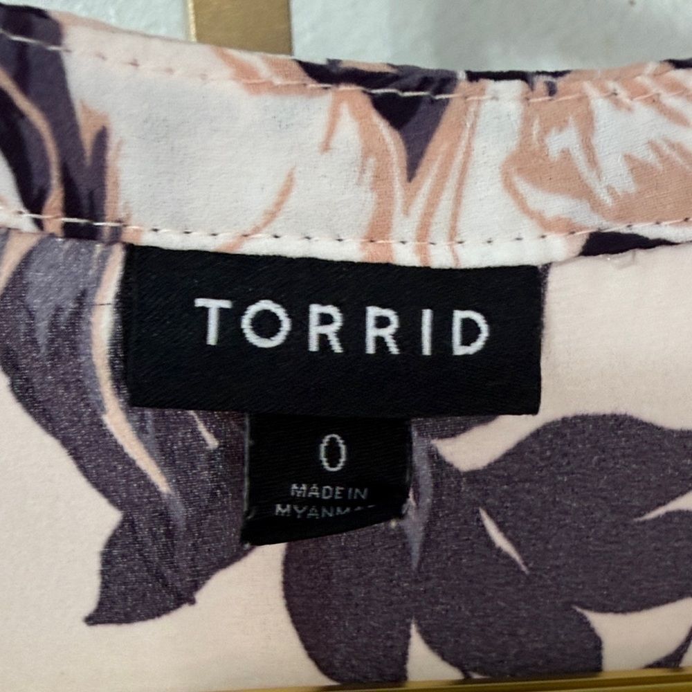 Torrid Pink Floral Blouse - Picture 2 of 5